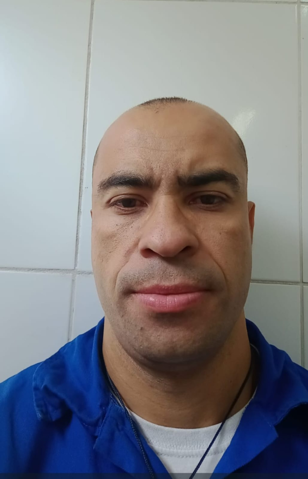 R9