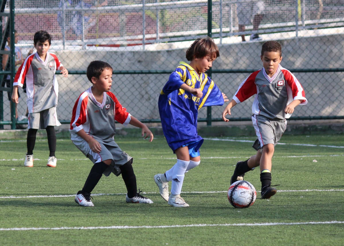 Futebol Society dos 15º Jogos Interescolares MM Calçados tem média de 4,4 gols por jogo