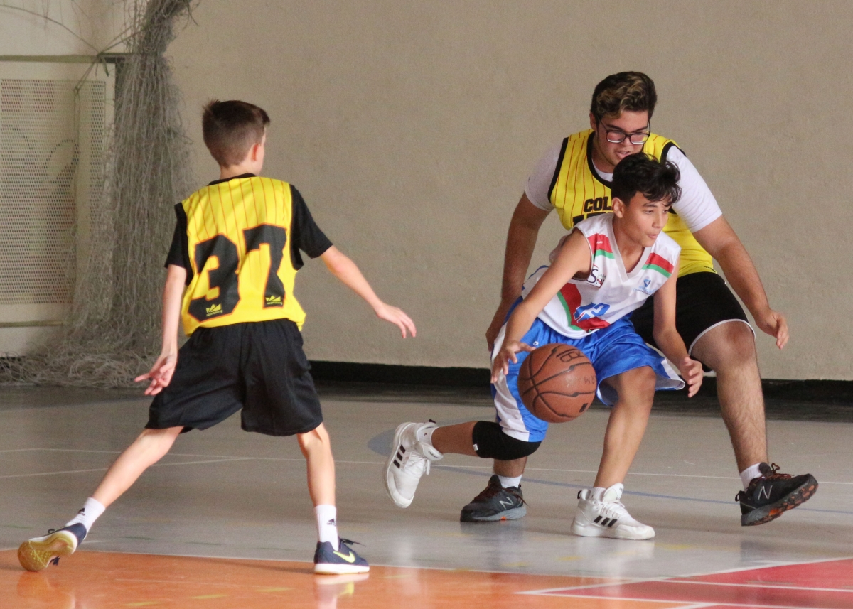 Começa a competição de basquete do 15º Jogos Interescolares MM Calçados