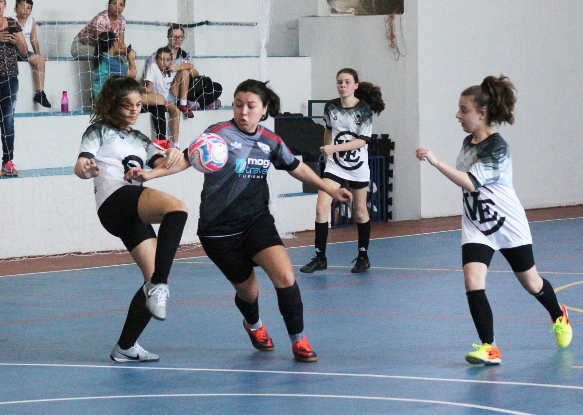 Campeonato de Futsal Feminino do 15º Jogos Interescolares tem média de 7,5 gols por partida